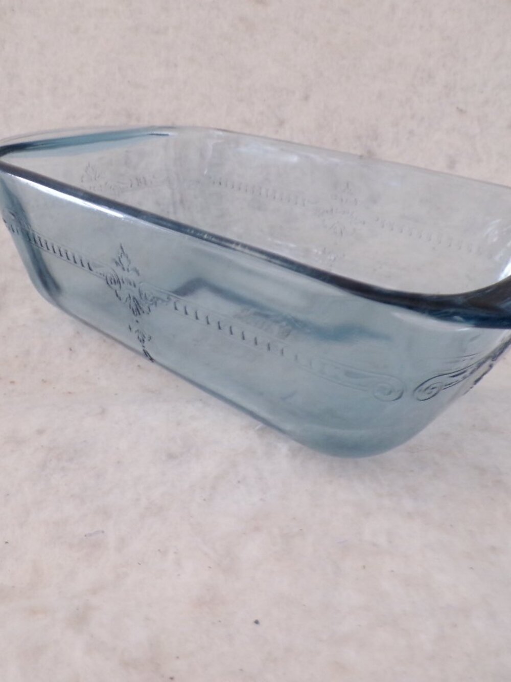 Beautiful Clear Blue 1.5 Baking Casserole Loaf Glass Dish